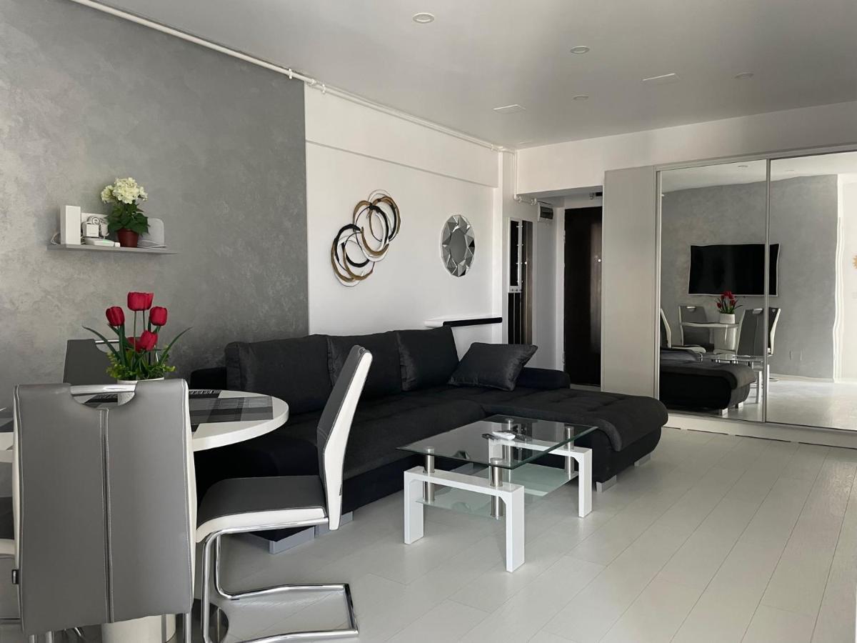 Luxury Westpark 2-Room Apartment Lakeview W5 Bukarest Exterior foto