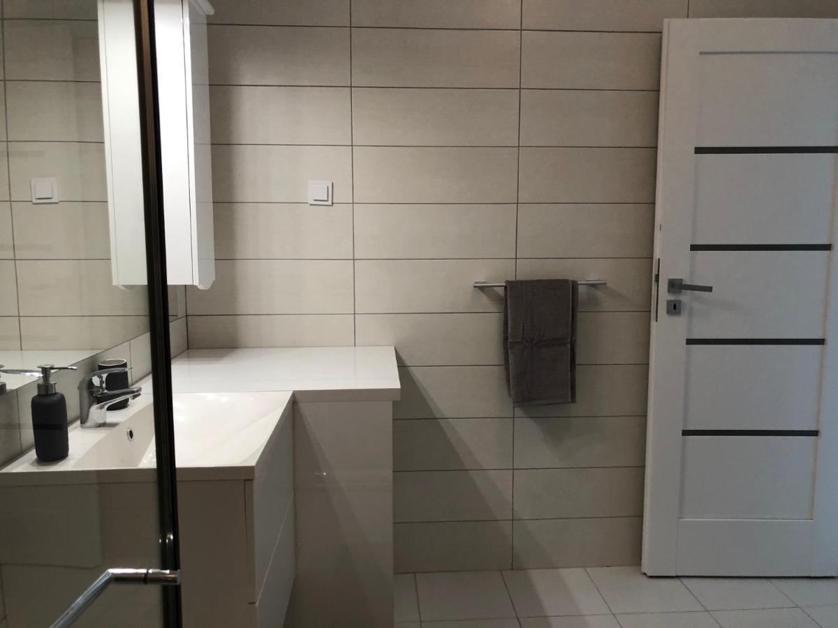 Luxury Westpark 2-Room Apartment Lakeview W5 Bukarest Exterior foto