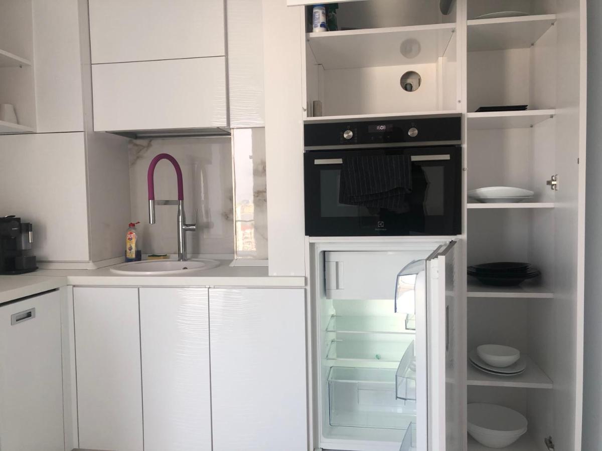 Luxury Westpark 2-Room Apartment Lakeview W5 Bukarest Exterior foto